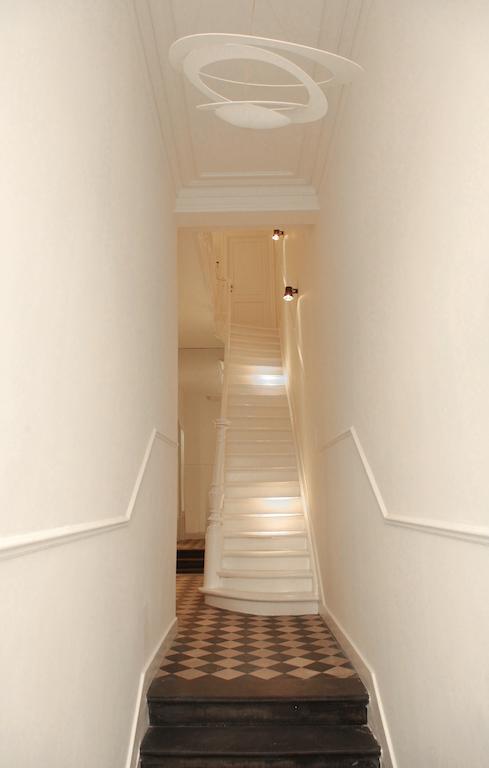 Maison Nationale City Flats & Suites Antwerpen Eksteriør bilde Stairway to the basement