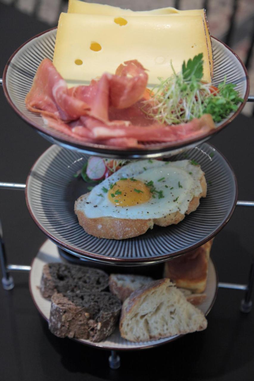 Maison Nationale City Flats & Suites Antwerpen Eksteriør bilde Egg and ham on toast